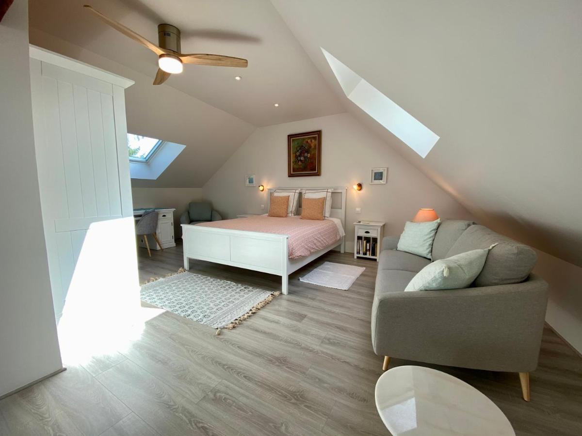 Sans Souci Bed And Breakfast Luxe Heated Pool And Restaurant Luzillé Exterior photo