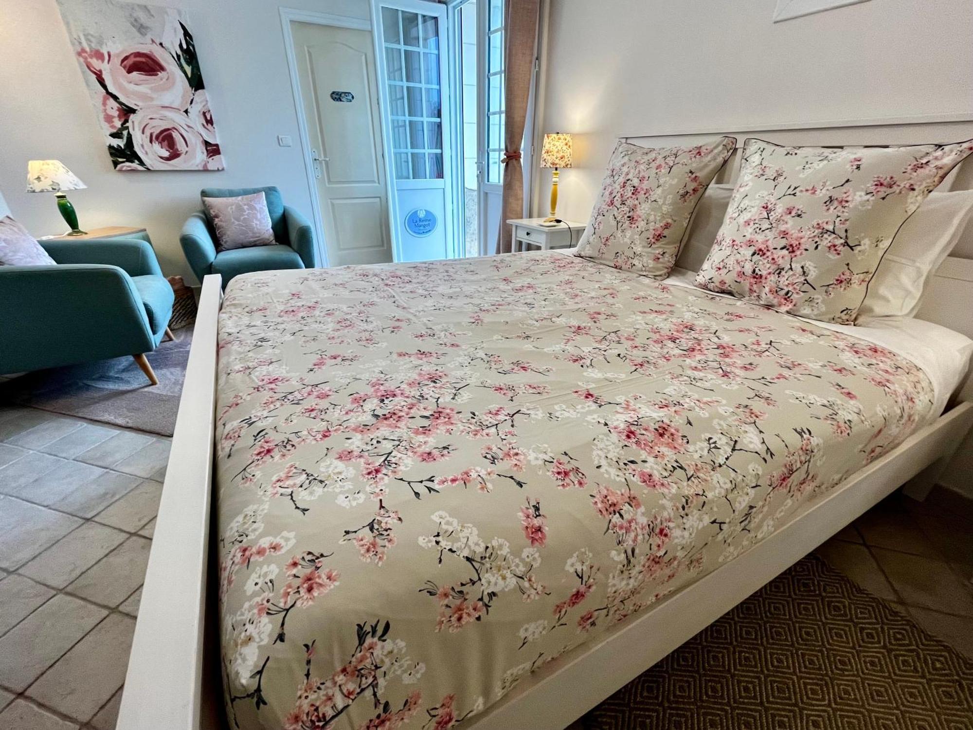Sans Souci Bed And Breakfast Luxe Heated Pool And Restaurant Luzillé Exterior photo