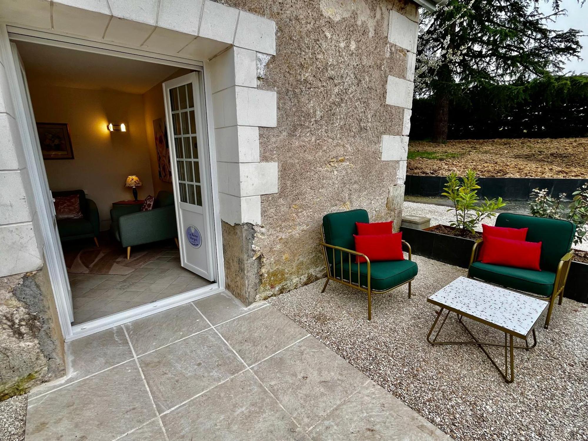 Sans Souci Bed And Breakfast Luxe Heated Pool And Restaurant Luzillé Exterior photo