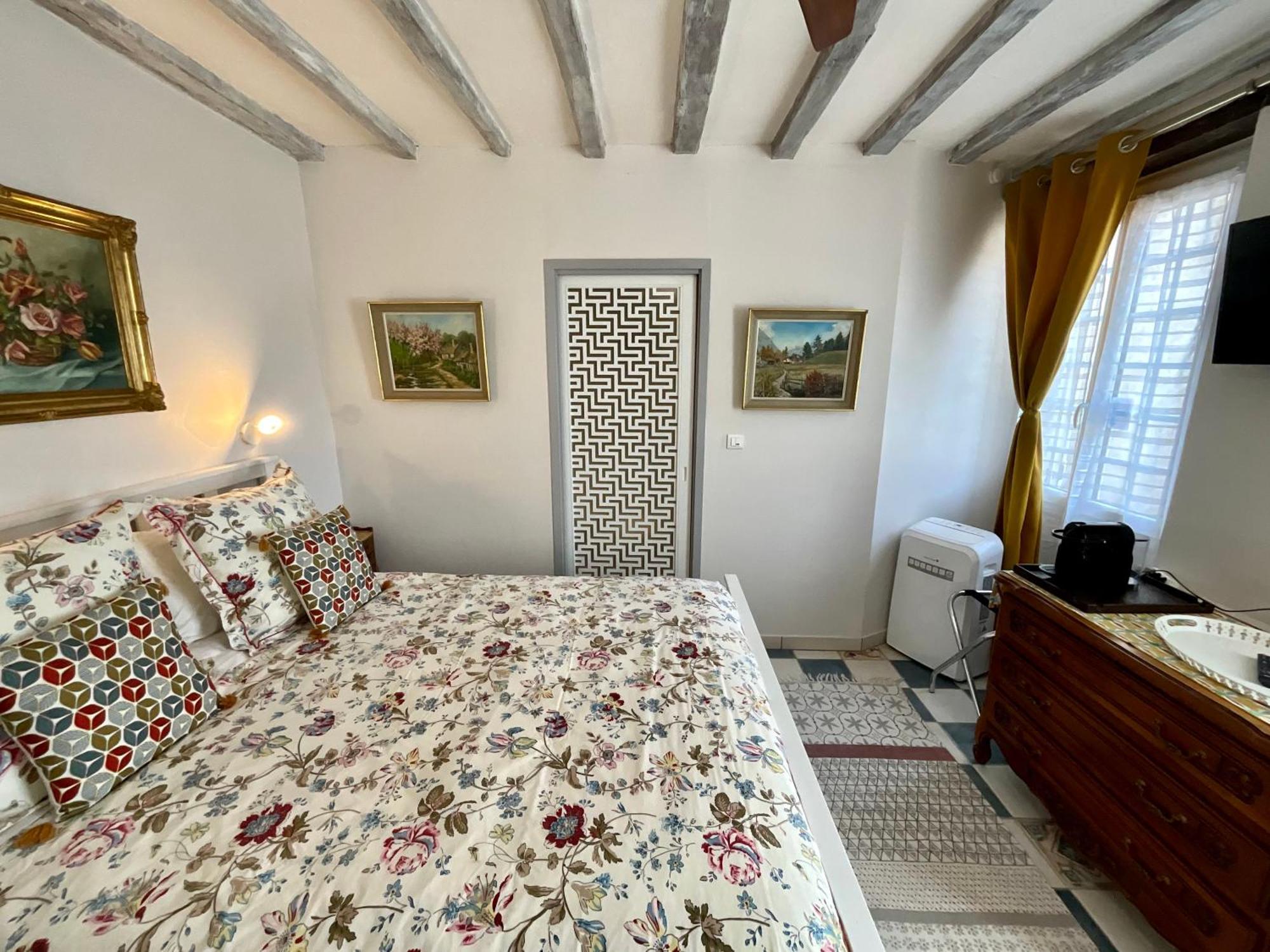 Sans Souci Bed And Breakfast Luxe Heated Pool And Restaurant Luzillé Exterior photo