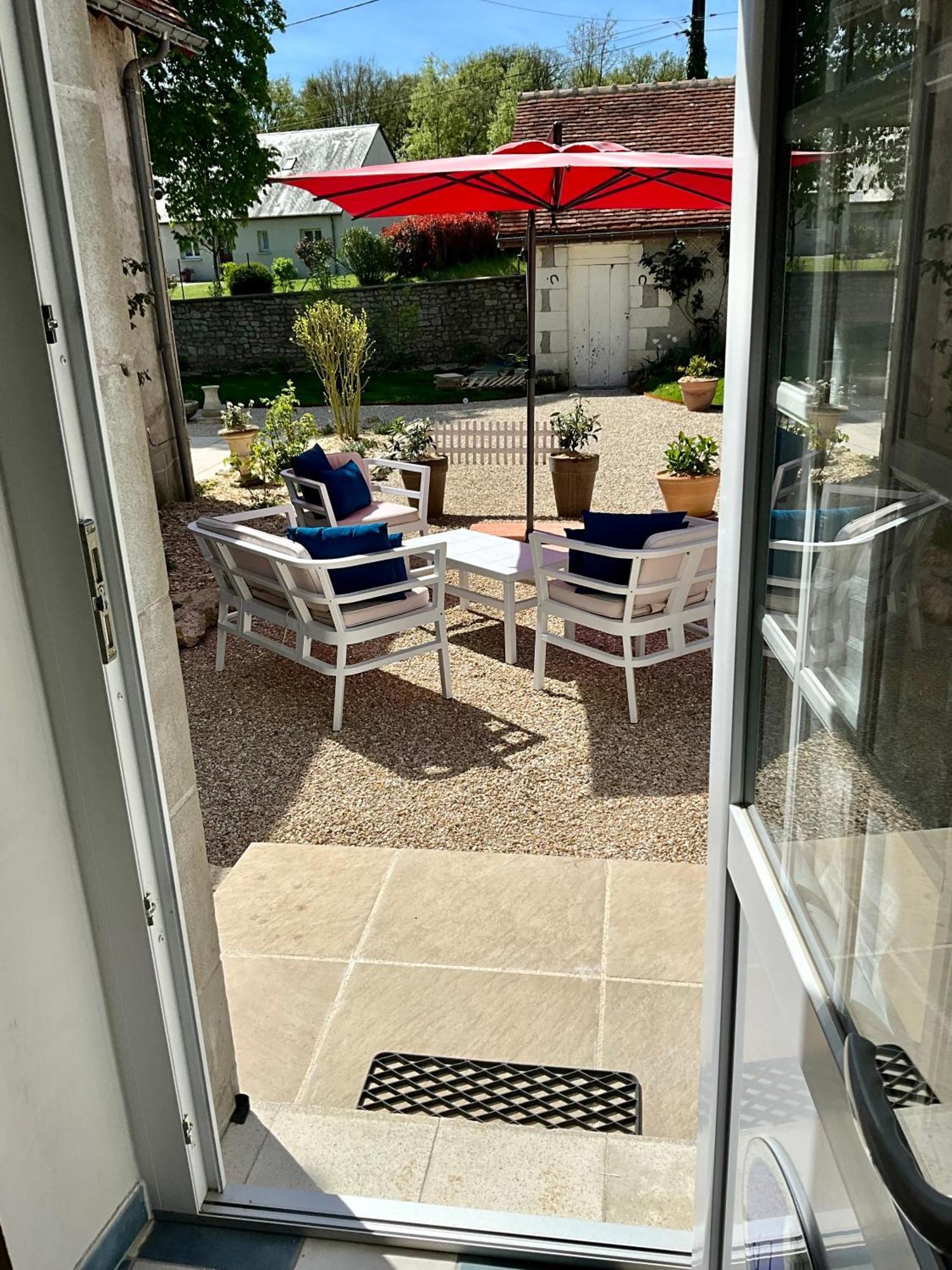 Sans Souci Bed And Breakfast Luxe Heated Pool And Restaurant Luzillé Exterior photo