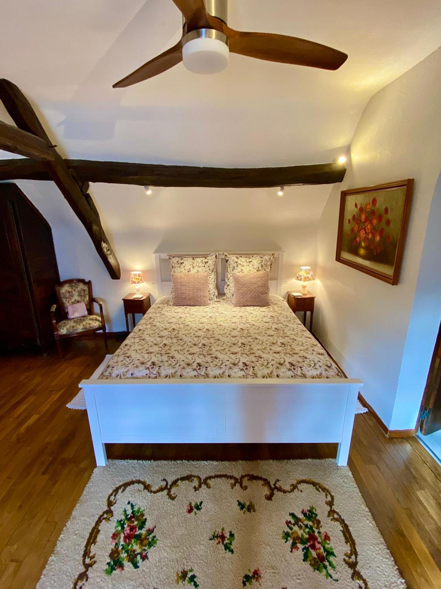 Sans Souci Bed And Breakfast Luxe Heated Pool And Restaurant Luzillé Room photo